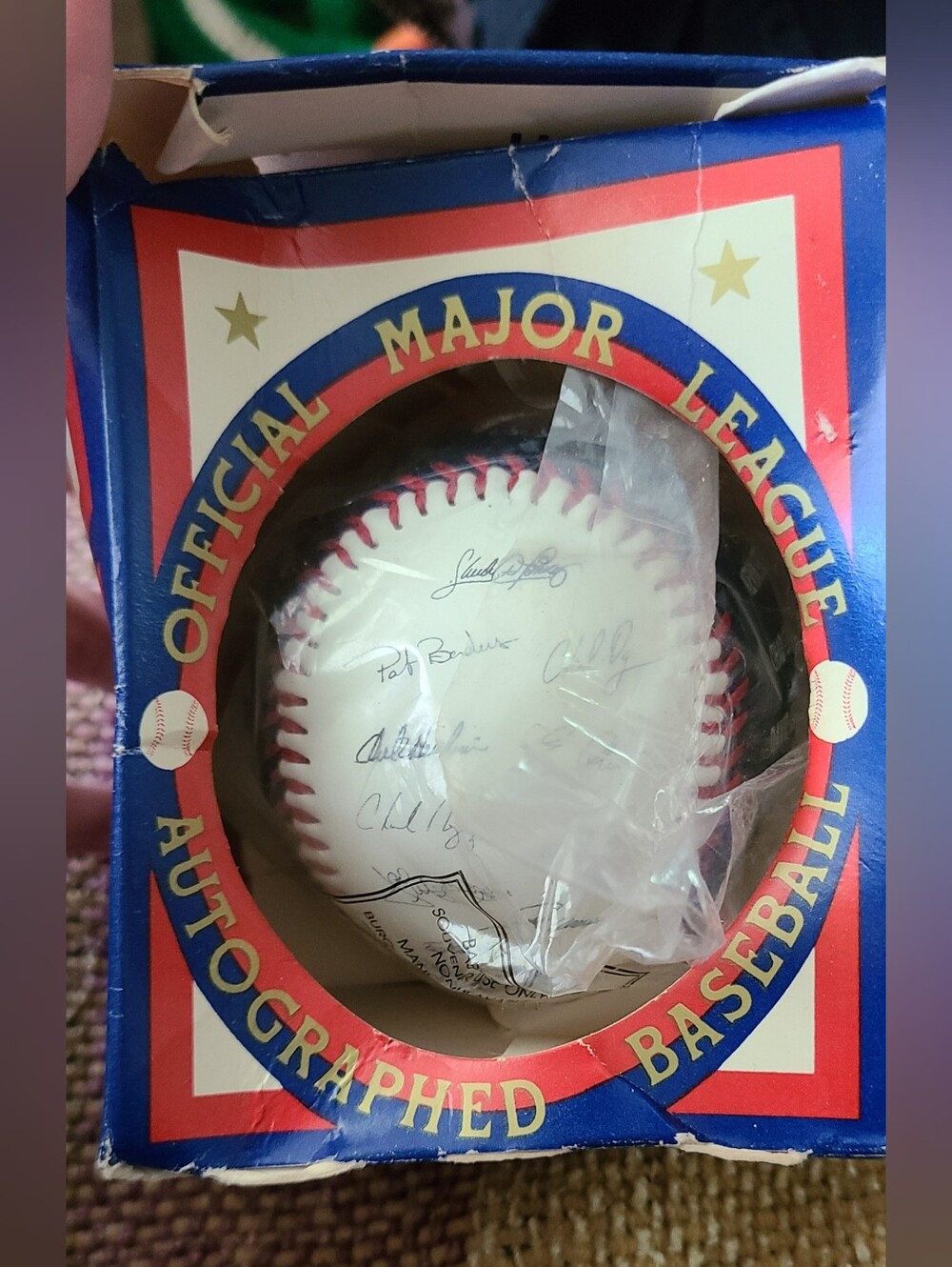 1992 Official Major League Autographed Baseball. Collectible Child/Adult
